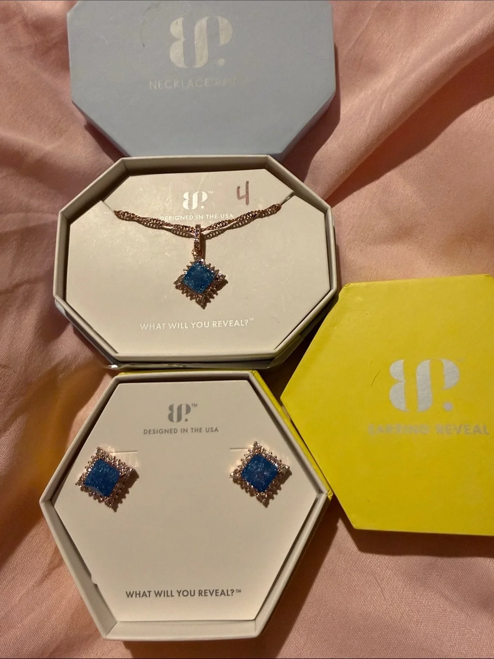 Matching set earrings & necklace